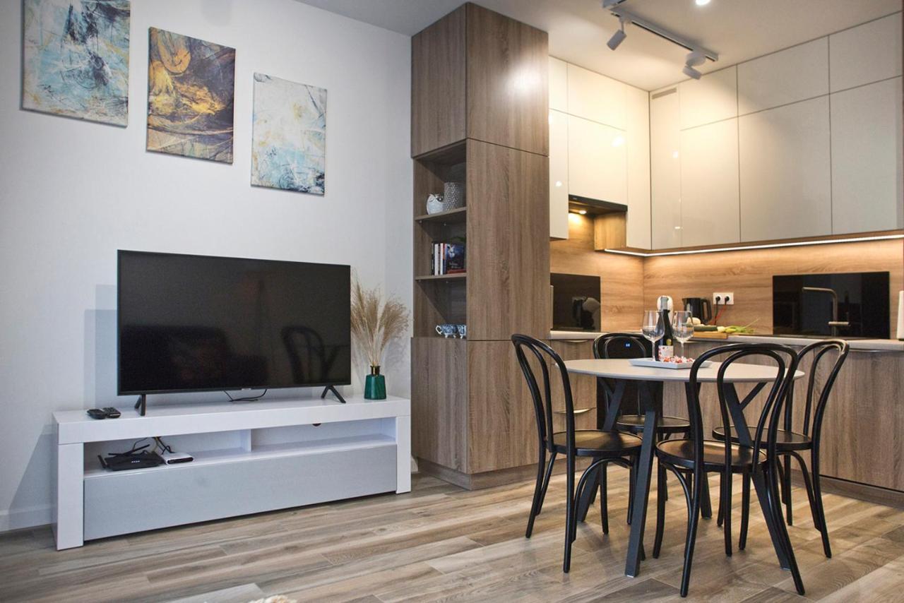 Goclaw P&O Serviced Apartments Varsavia Esterno foto