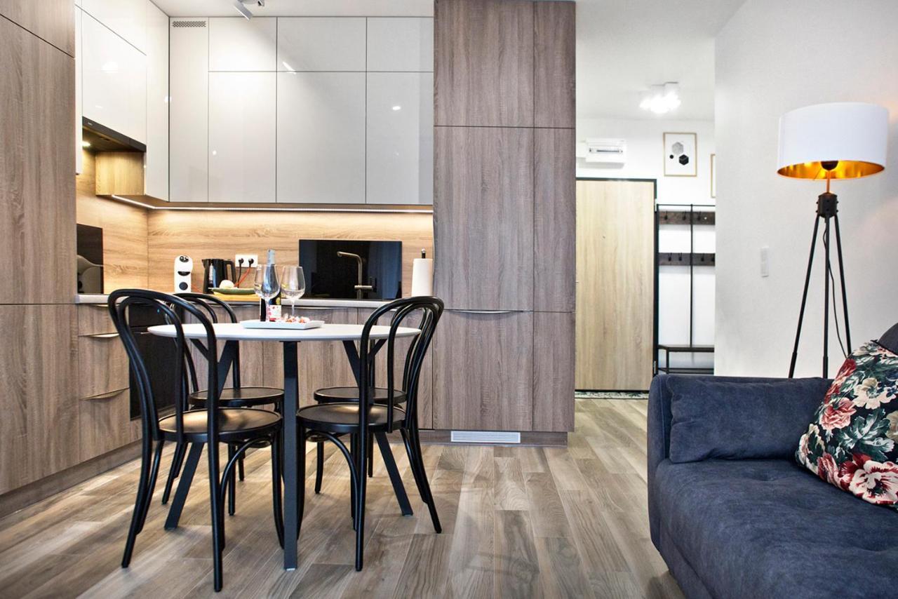 Goclaw P&O Serviced Apartments Varsavia Esterno foto